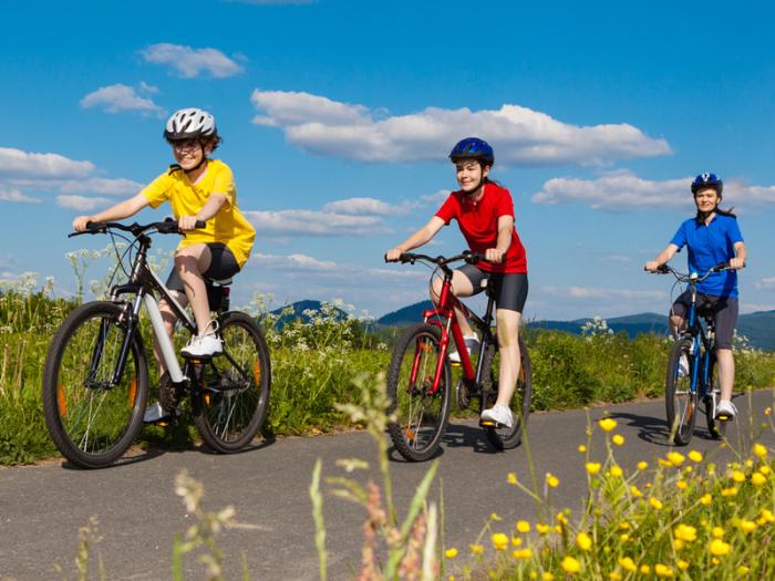 Kinder beim Radfahren